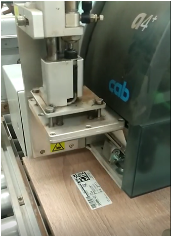 高賦碼 家具廠分板在線打印貼標(biāo)--家具行業(yè)貼標(biāo)方案